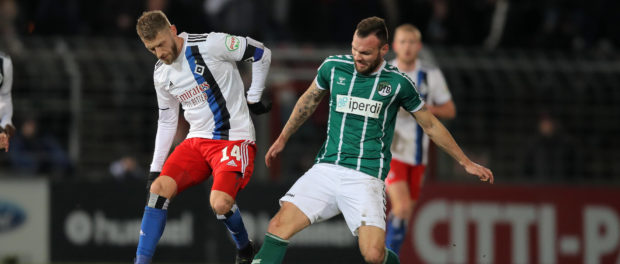 2.Liga Saison 2019-2020 Testspiel VfB Luebeck - Hamburger SV Testspiel VfB Luebeck - Hamburger SV v.l.: Aaron Hunt (Ham