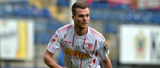 09-02-2020 / pmk / NC108686 Fussball/Herren 2.Bundesliga Saison 2019/2020 SSV Jahn Regensburg Benedikt SALLER (06) Regen