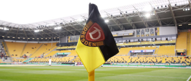 dresden-eckfahne-tribüne