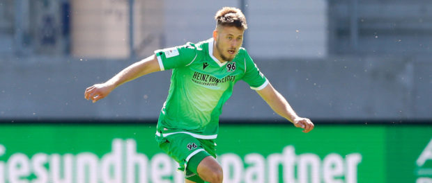21.06.2020, xtgx, Fussball 2.Bundesliga, FC Erzgebirge Aue - Hannover 96 emspor, v.l. Waldemar Anton (Hannover, 31) Frei