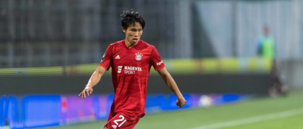 Fußball, 3. Liga, FC Bayern München II - TSV 1860 München Im Bild Woo-yeong JEONG (FC Bayern München II, 21) Dribbling B