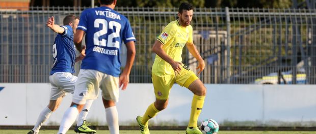 v.li.: Simon Schmidt (SV Viktoria Aschaffenburg), Hamza Boutakhrit (SV Viktoria Aschaffenburg), Luca Pfeiffer (FC Würzb