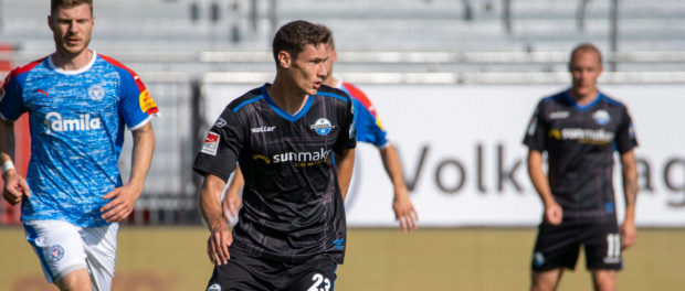 Holstein Kiel gegen SC Paderborn 07 am 20.9.2020 Maximilian Thalhammer ( 23, SC Paderborn 07), Holstein Kiel gegen SC P