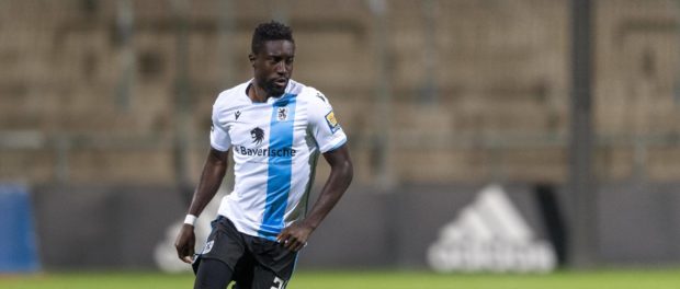 Fußball, 3. Liga, FC Bayern München II - TSV 1860 München Im Bild Prince OSEI OWUSU (TSV 1860 München, 21) Dribbling Bal