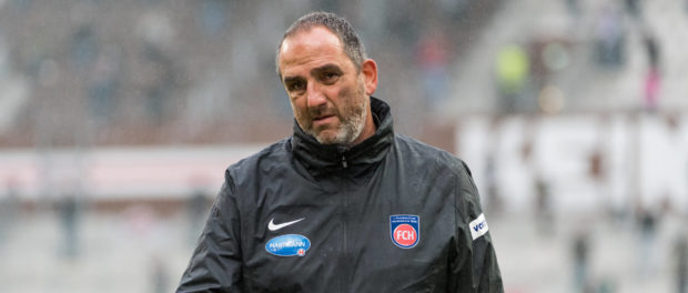Frank Schmidt (Trainer 1. FC Heidenheim) bedient nach Spielende und 4:2 Niederlage, 27.09.2020, Millerntor-Stadion, Hamb
