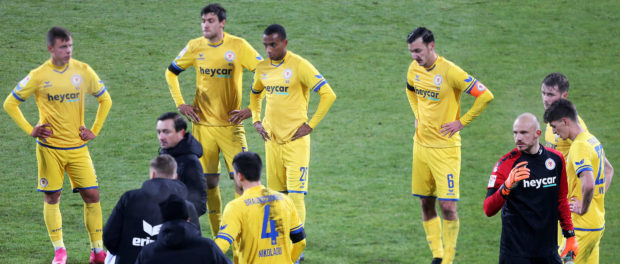 27.11.2020, xtvx, Fussball 2.Bundesliga, SV Darmstadt 98 - Eintracht Braunschweig mspor, emonline, deloka, v.l. Mannscha