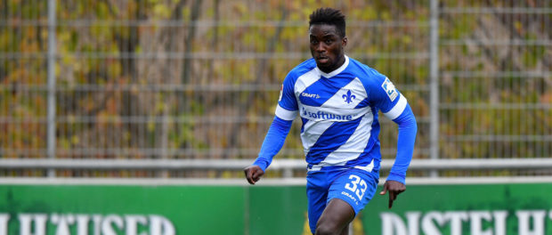 11.11.2020, xfux, Fussball Testspiel, SV Darmstadt 98 - SSV Jahn Regensburg, emonline, emspor, v.l. Braydon Manu (SV Dar