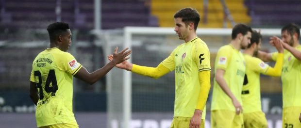 v.li.: Frank Ronstadt (FC Würzburger Kickers), Marvin Pieringer (FC Würzburger Kickers) jubeln nach Spielende, 09.01.20