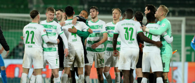 fürth-mannschaft-jubel