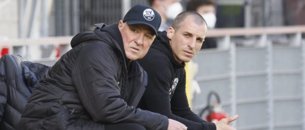 v. li. Interimstrainer Gerhard Kleppinger (SV Sandhausen) und Co-Trainer Stefan Kulovits, 20.02.2021, Fussball, 2. Bunde
