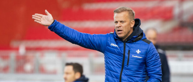 20.04.2021, xkvx, Fussball 2.Bundesliga, Kickers Wuerzburg - SV Darmstadt 98 emspor, emonline, v.l. Trainer Markus Anfa