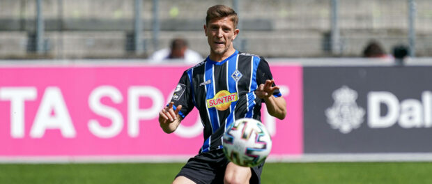 Jan-Hendrik Marx (SVWM, 26), am Ball, Freisteller, Ganzkörper, Einzelbild, Aktion, Action, 24.04.2021, Mannheim (Deutsch