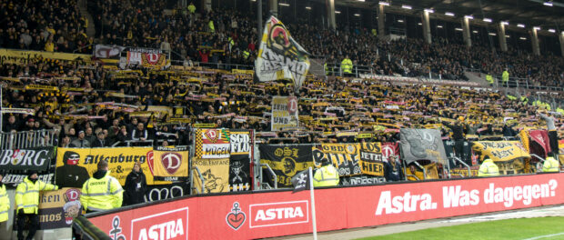 Dynamofans mit Schalparade im Gästeblock. 14.02.2020, Fussball, GER, 2. Bundesliga, 2.BL, Saison 2019/20, 22. Spieltag,