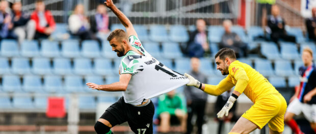 Kiel, 18. September 2021 - Fußball, 2. Bundesliga 2021/22, Holstein Kiel - Hannover 96: Ioannis Gelios (Holstein Kiel, 1