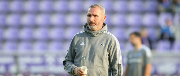 01.10.2021, xtgx, Fussball 2. Bundesliga, FC Erzgebirge Aue - Hamburger SV emspor, v.l. Tim Walter (HSV, Trainer) (DFL/D