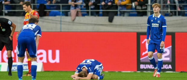 Marco Thiede (Karlsruher SC 21), Karlsruher SC vs. SC Paderborn 07, Fussball, 2. Bundesliga, Spieltag 12, Saison 2021 /
