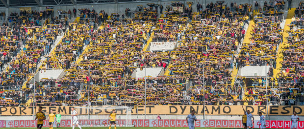 Dynamofans; SG Dynamo Dresden - SV Sandhausen; Fußball; 2. Liga; Saison 2021/2022; 12. Spieltag; Rudolf-Harbig-Stadion;