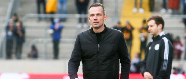 Dresden, 21.11.2021, Rudolf-Harbig-Stadion, Fussball, Männer, 2. Bundesliga, Saison 2021 / 2022, 14. Spieltag , SG Dynam
