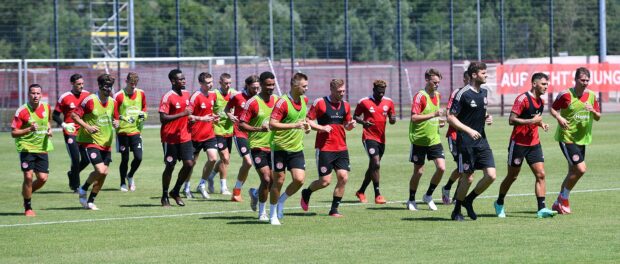 Fußball 2. Bundesliga Trainingsauftakt Fortuna Düsseldorf am 19.06.2021 im Arena-Sportpark in Düsseldorf Düsseldorfer Sp