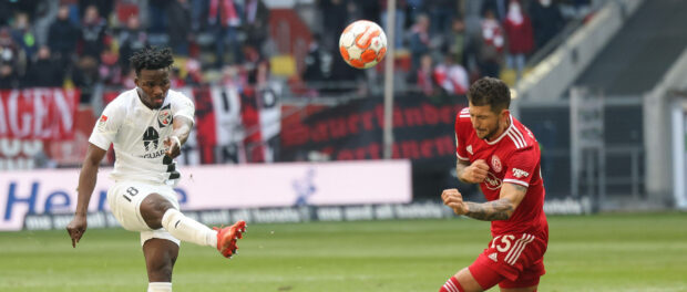 2.BL; Fortuna Düsseldorf - FC Ingolstadt 04; Hans Nunoo Sarpei (18 FCI) Zimmermann Matthias (25 DUS) 2. Bundesliga - FC