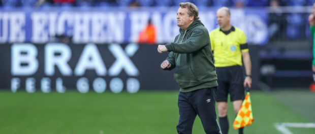19.03.2022, Fussball, Saison 2021/2022, 2. Bundesliga, 27. Spieltag, FC Schalke 04 - Hannover 96, Cheftrainer Mike Büske