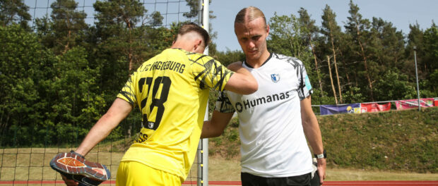 Torwart Dominik Reimann (1. FC Magdeburg,1) und Torwart Tim Boss (1. FC Magdeburg,28) - 2. Fußball Bundesliga Saison 202