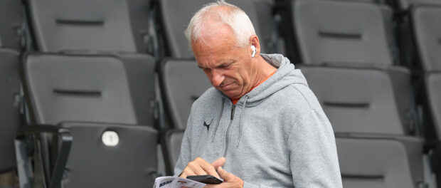 Geschaeftsfuehrer Peter Vollmann ( Eintracht Braunschweig) DFL REGULATIONS PROHIBIT ANY USE OF PHOTOGRAPHS AS IMAGE SEQU