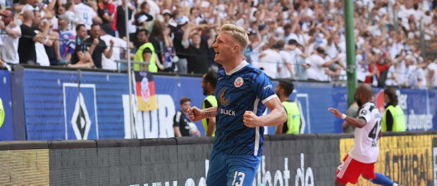 Torjubel 0-1 Kevin Schumacher (FC Hansa Rostock) Fussball, Herren, Saison 2022/2023, 2.BL, HSV gegen FC Hansa Rostock DF