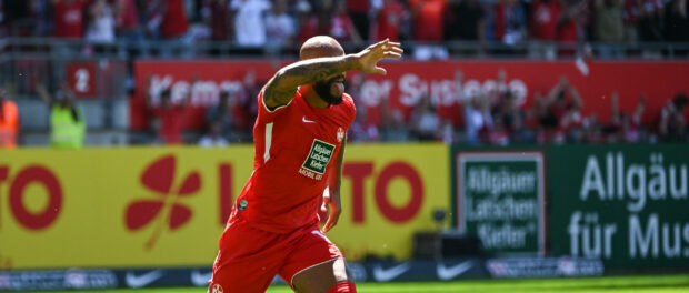 07.08.2022, xjhx, Fussball 2.Bundesliga, 1.FC Kaiserslautern - FC St.Pauli emspor, v.l. Terrence Boyd (1. FC Kaiserslaut