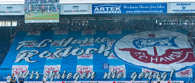 Rostock, Deutschland 21. August 2022: 2. BL - 2022/2023 - FC Hansa Rostock vs. FC St. Pauli Choreo auf der Süttribüne v