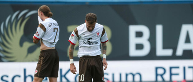 Frust, Enttaeuschung, Zorn bei vorn Marcel Hartel (Pauli) mit Jackson Irvine (Pauli) ; GER, FC Hansa Rostock vs. FC St.