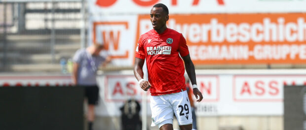 02.07.2022, xtgx, Fussball Volkswagen Cup, VfL Wolfsburg - Hannover 96 emspor, v.l. Gael Ondoua (Hannover, 29) Freistell